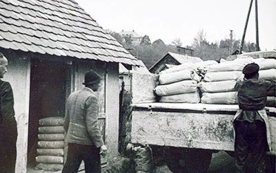 Beladung alter Lkw Angliederung Baustoffgroßhandel 1948