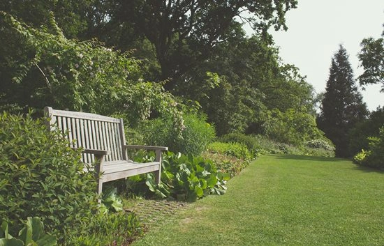 Gartenbank im Park Gartengestaltung_Planung_2