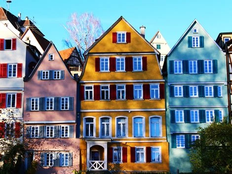 Häuser mit bunter Fassade Putz_Oberputz
