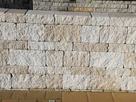 grob gehauene Natursteinmauer Zäune&Mauern_Mauern